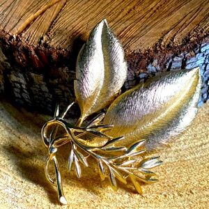 VTG Sarah Coventry Sea Whispers Brushed
Gold Leaf Branch Brooch Pin